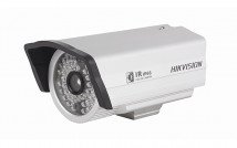 Аналоговая цветная камера HIKVISION DS-2CC102P-IR3
